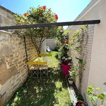 Mokaite Yourhosthelper Caen